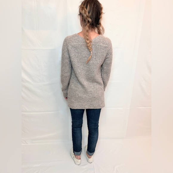 Abercrombie & Fitch V-Neck Knitted Sweater in Rib - Pink/Grey Marl - M - Picture 6 of 16